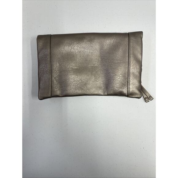 Women’s Cato Metallic Bronze Magnetic Fold Clutch/Purse With Zippered Closure. - Picture 4 of 9